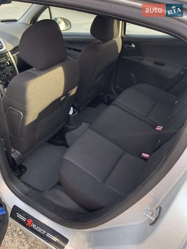 Хетчбек Peugeot 207 2008 в Калуші