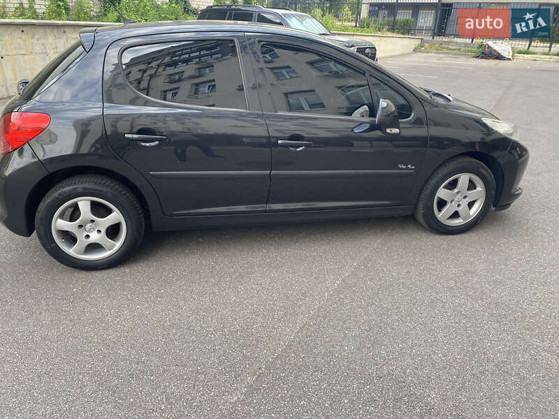 Хэтчбек Peugeot 207 2009 в Харькове