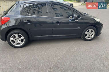 Хетчбек Peugeot 207 2009 в 