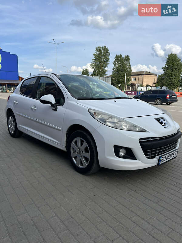 Peugeot 207 2012