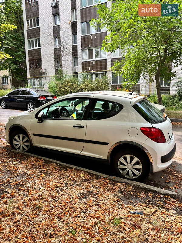 Хэтчбек Peugeot 207 2008 в Днепре