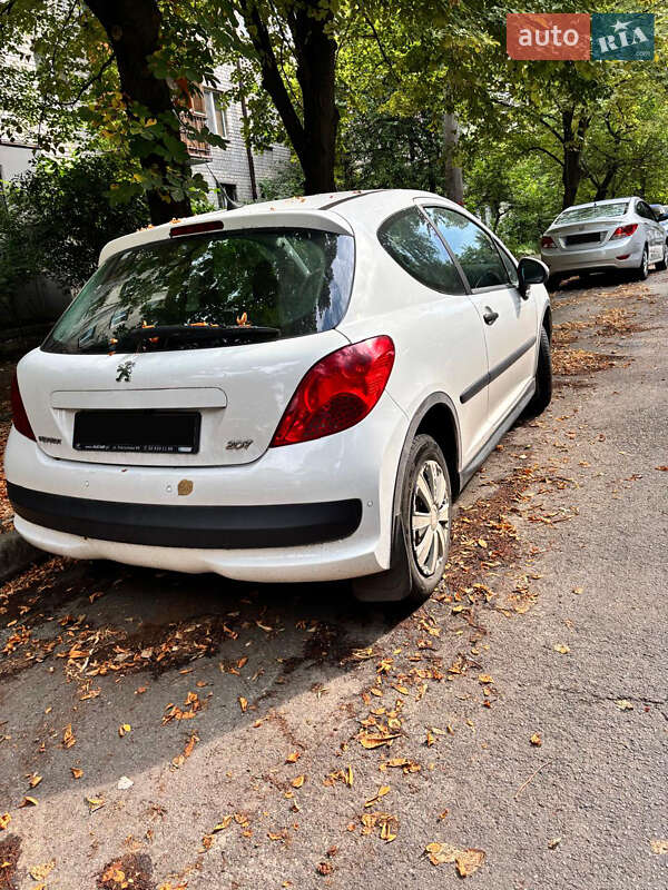 Хэтчбек Peugeot 207 2008 в Днепре