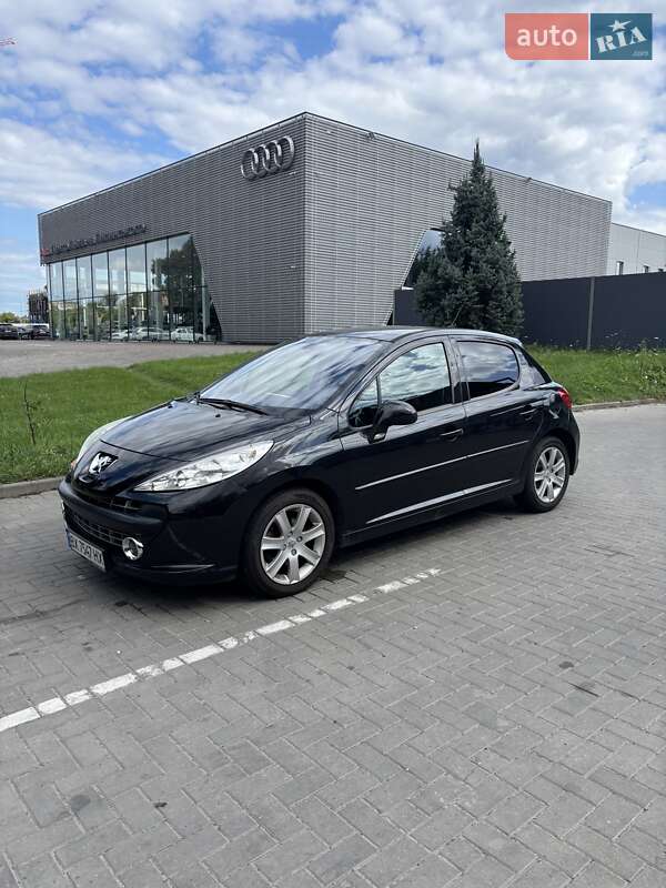 Хэтчбек Peugeot 207 2007 в Львове