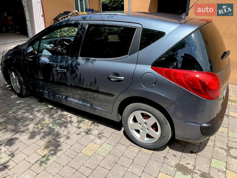 Peugeot 207 2011