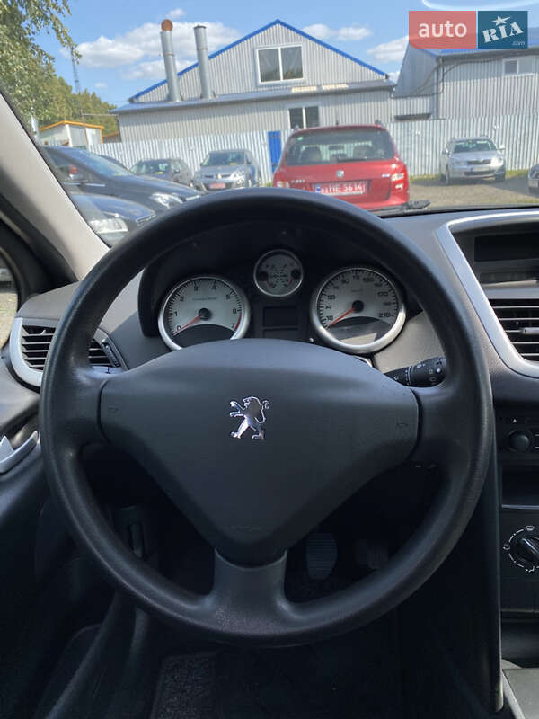 Хэтчбек Peugeot 207 2008 в Луцке