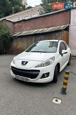 Хэтчбек Peugeot 207 2012 в Киеве