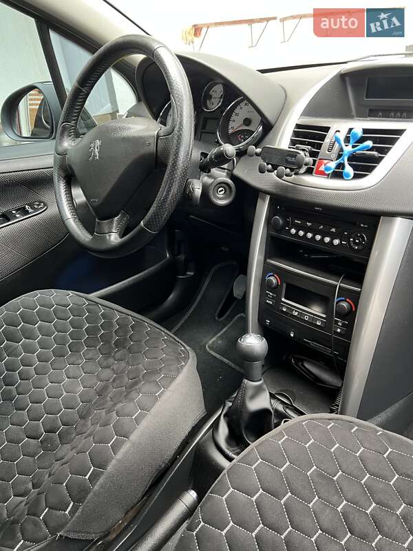 Хетчбек Peugeot 207 2007 в Самборі