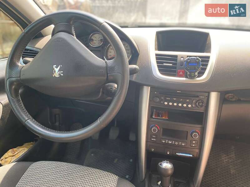 Універсал Peugeot 207 2009 в Товсте