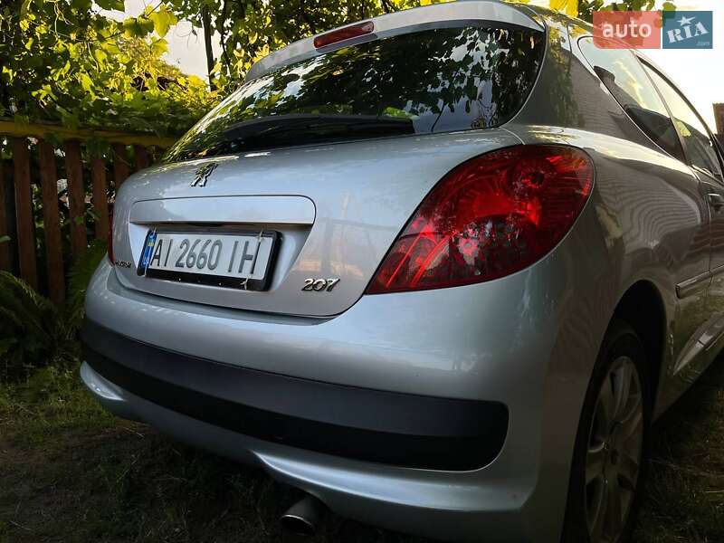 Хетчбек Peugeot 207 2007 в Бучі