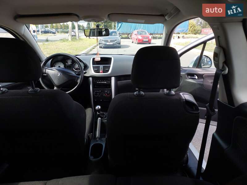 Хетчбек Peugeot 207 2007 в Бучі