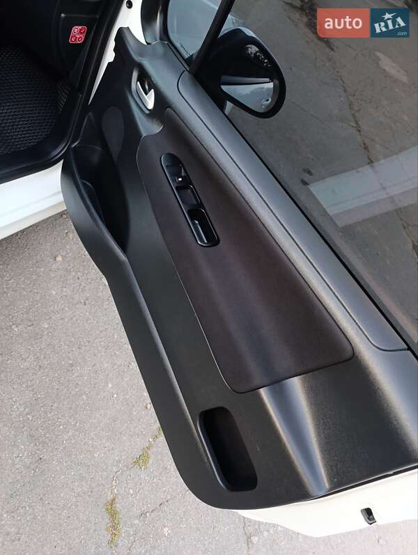Хэтчбек Peugeot 207 2011 в Кривом Роге фото 14 Хэтчбек Peugeot 207 2011 в Кривом Роге