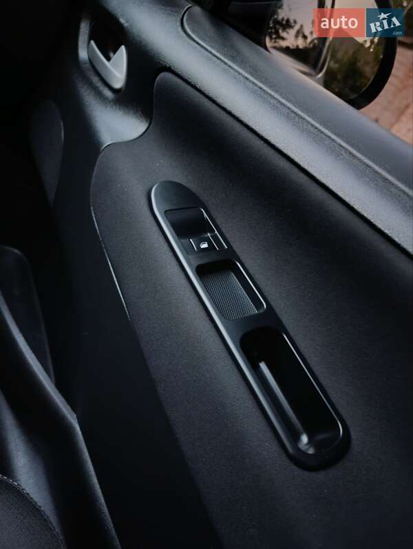 Хэтчбек Peugeot 207 2011 в Кривом Роге фото 23 Хэтчбек Peugeot 207 2011 в Кривом Роге