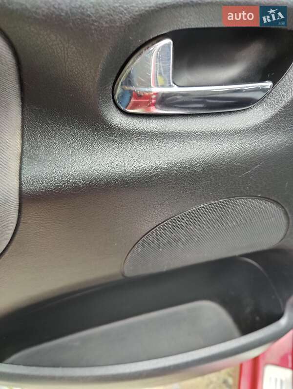 Хэтчбек Peugeot 207 2010 в Луцке