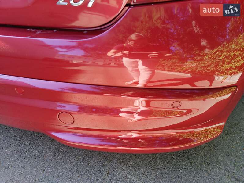 Хэтчбек Peugeot 207 2010 в Луцке