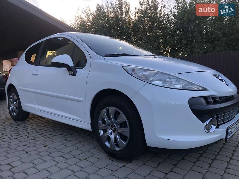 Хетчбек Peugeot 207 2007 в Стрию