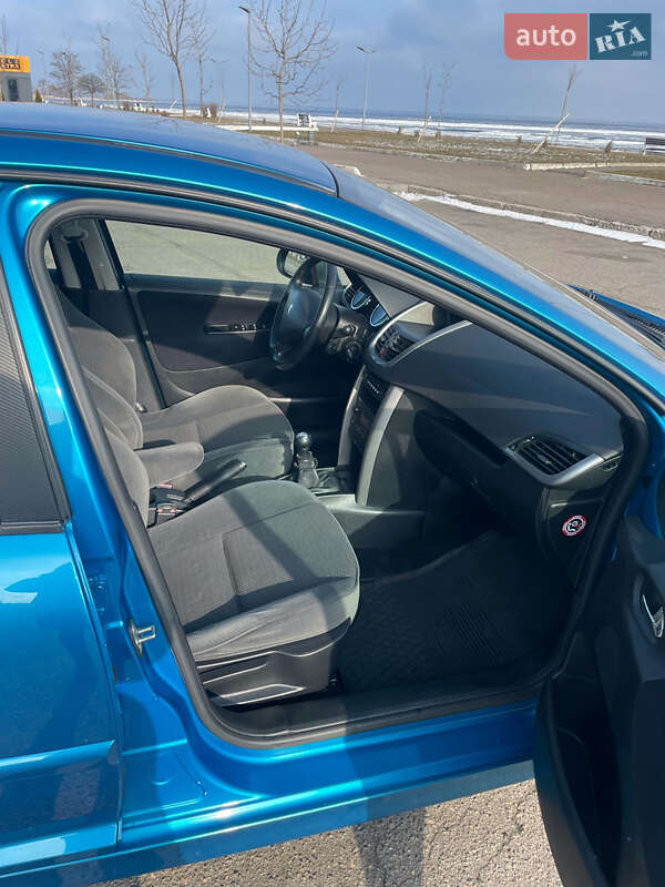 Хетчбек Peugeot 207 2006 в Черкасах