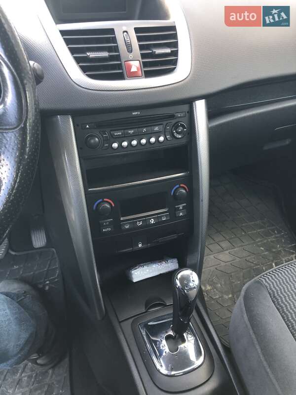 Хэтчбек Peugeot 207 2008 в Львове
