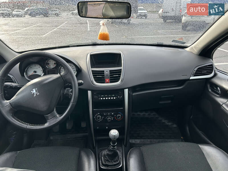 Универсал Peugeot 207 2011 в Виннице
