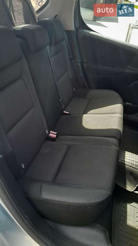 Хэтчбек Peugeot 207 2011 в Львове