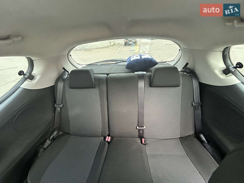 Хэтчбек Peugeot 207 2011 в Киеве