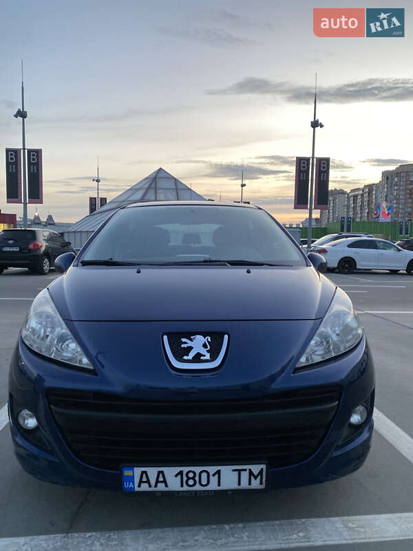 Хетчбек Peugeot 207 2009 в Києві