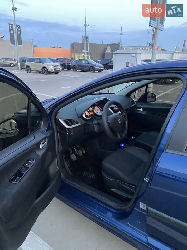 Хетчбек Peugeot 207 2009 в Києві