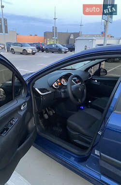 Хэтчбек Peugeot 207 2009 в 