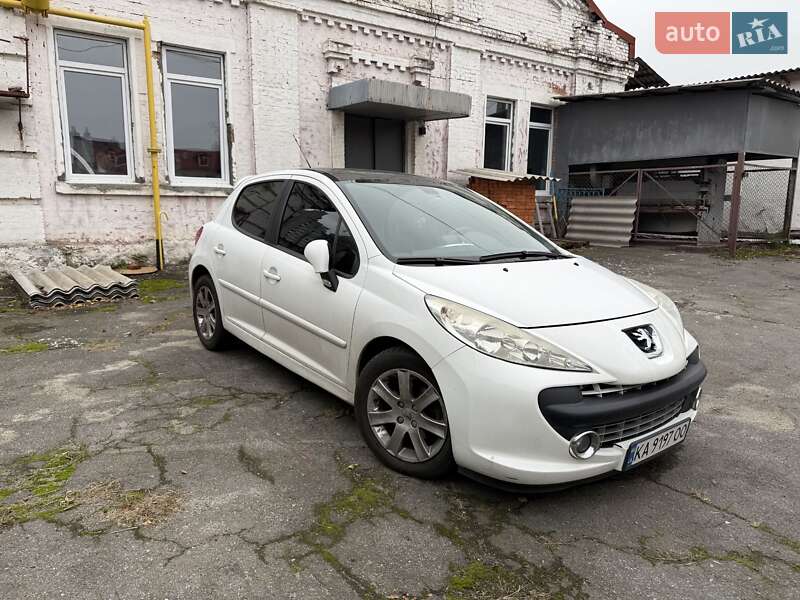 Хэтчбек Peugeot 207 2011 в Киеве фото 2 Хэтчбек Peugeot 207 2011 в Киеве