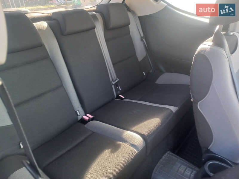 Хэтчбек Peugeot 207 2009 в Ивано-Франковске