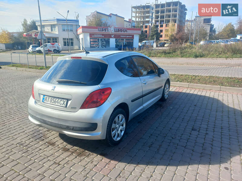 Хэтчбек Peugeot 207 2009 в Ивано-Франковске