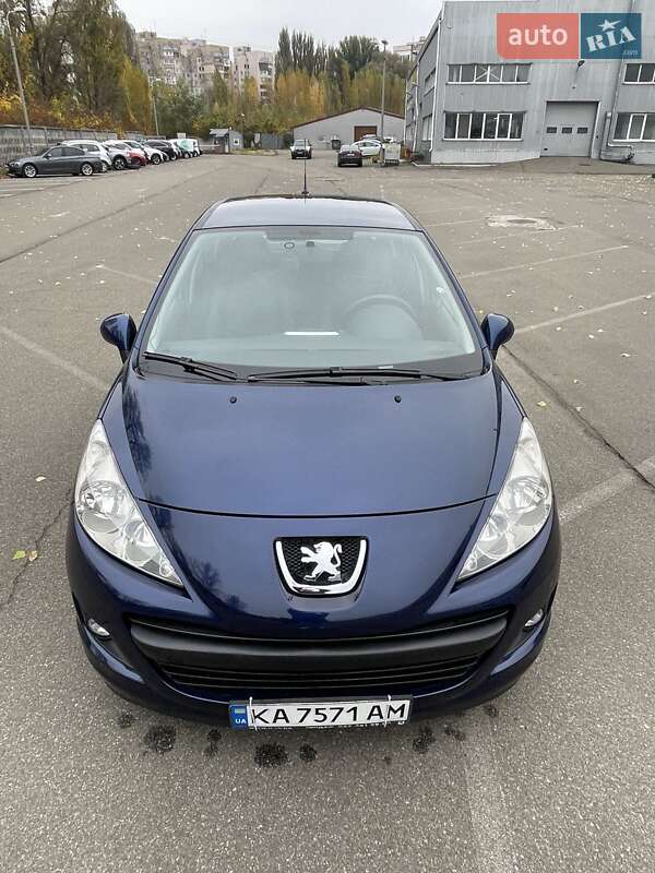 Хэтчбек Peugeot 207 2010 в Киеве фото Хэтчбек Peugeot 207 2010 в Киеве