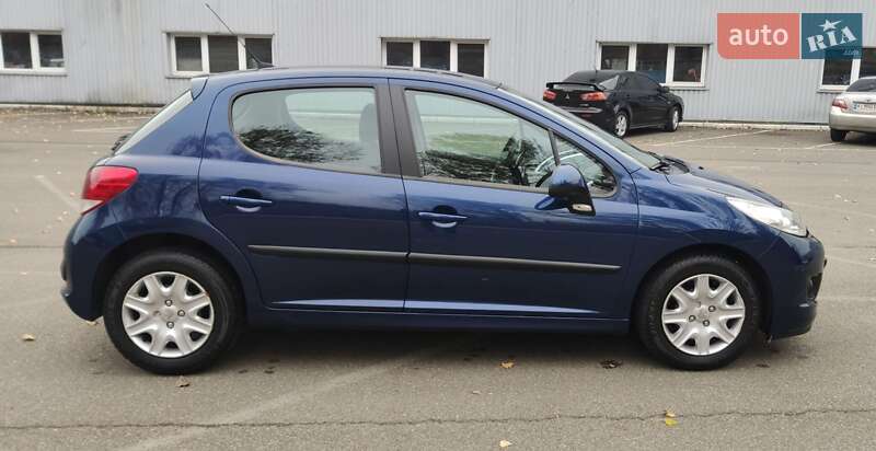 Хэтчбек Peugeot 207 2010 в Киеве фото 15 Хэтчбек Peugeot 207 2010 в Киеве
