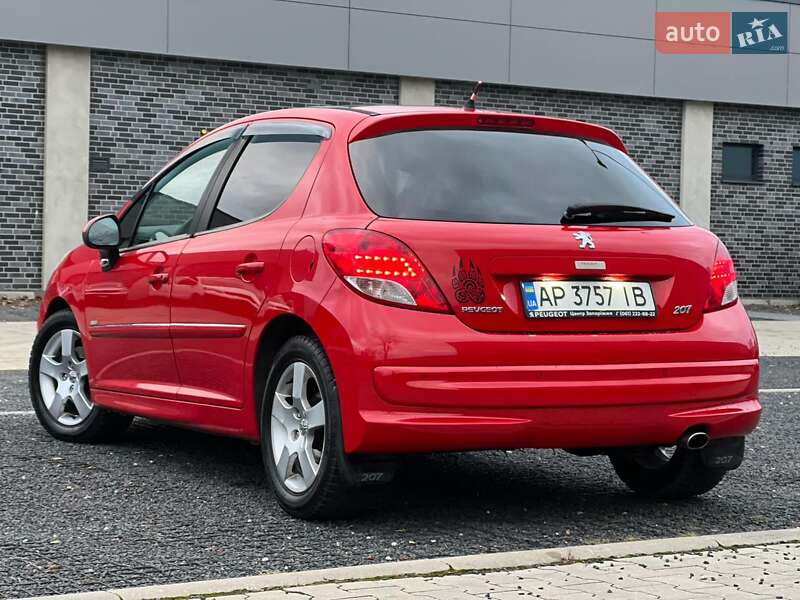 Peugeot 207 2012