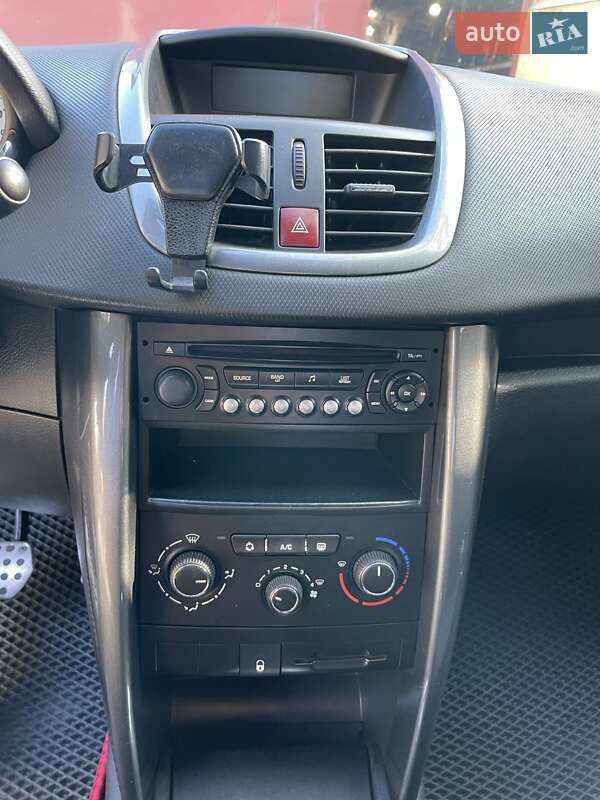 Хетчбек Peugeot 207 2010 в Миколаєві