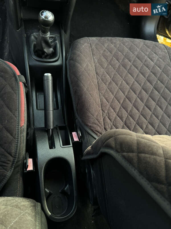 Хэтчбек Peugeot 207 2006 в Киеве фото 29 Хэтчбек Peugeot 207 2006 в Киеве