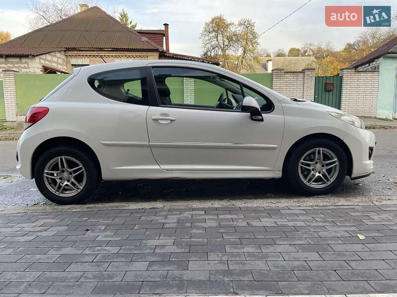 Хэтчбек Peugeot 207 2012 в Киеве фото 3 Хэтчбек Peugeot 207 2012 в Киеве