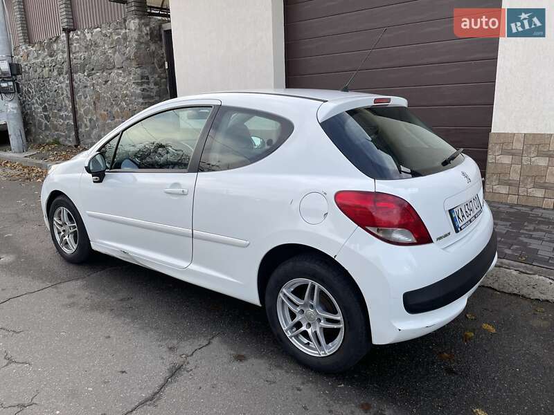Хэтчбек Peugeot 207 2012 в Киеве фото 5 Хэтчбек Peugeot 207 2012 в Киеве
