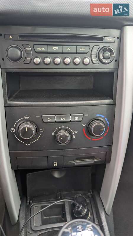 Универсал Peugeot 207 2010 в Львове фото 14 Универсал Peugeot 207 2010 в Львове