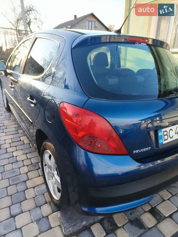 Хэтчбек Peugeot 207 2008 в Самборе