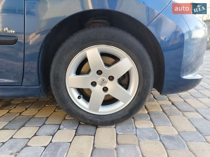 Хэтчбек Peugeot 207 2008 в Самборе