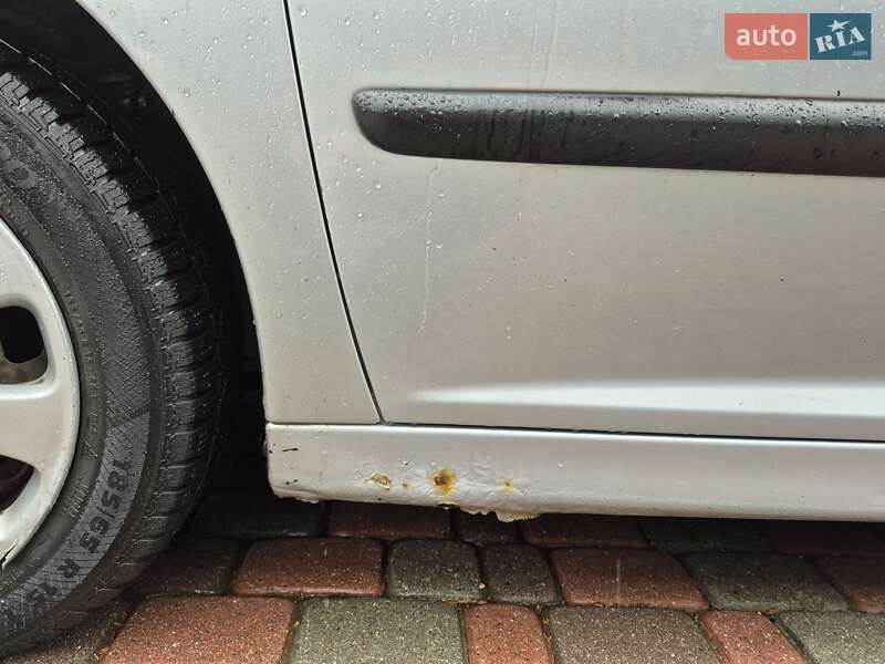 Універсал Peugeot 207 2011 в Львові