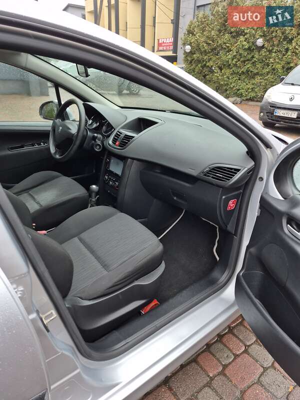 Універсал Peugeot 207 2011 в Львові