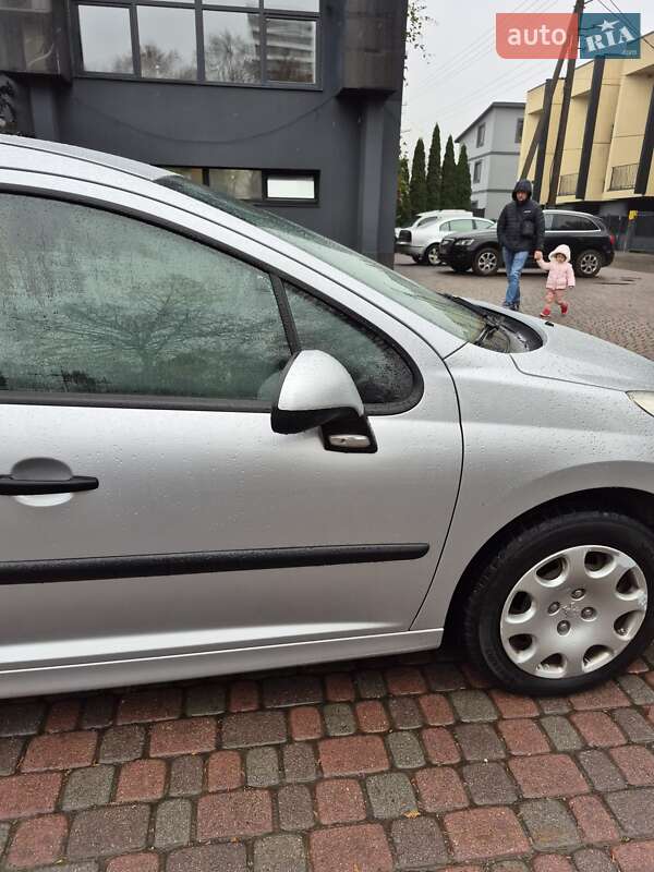 Універсал Peugeot 207 2011 в Львові