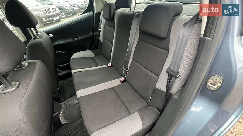 Хэтчбек Peugeot 207 2008 в Киеве