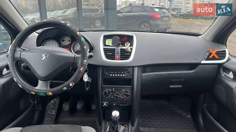 Хэтчбек Peugeot 207 2008 в Киеве
