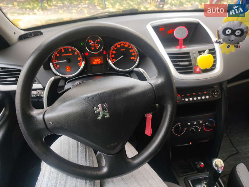Хетчбек Peugeot 207 2008 в Львові