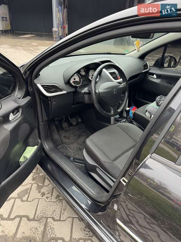 Універсал Peugeot 207 2011 в Тернополі