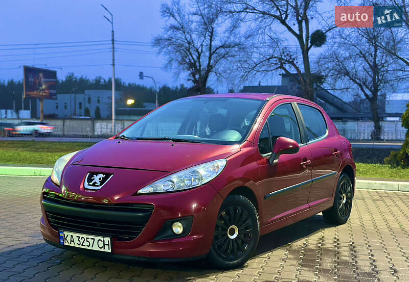 Хэтчбек Peugeot 207 2010 в Киеве фото Хэтчбек Peugeot 207 2010 в Киеве