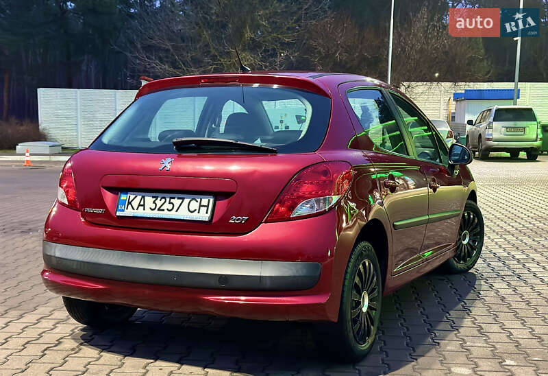 Хэтчбек Peugeot 207 2010 в Киеве фото 5 Хэтчбек Peugeot 207 2010 в Киеве