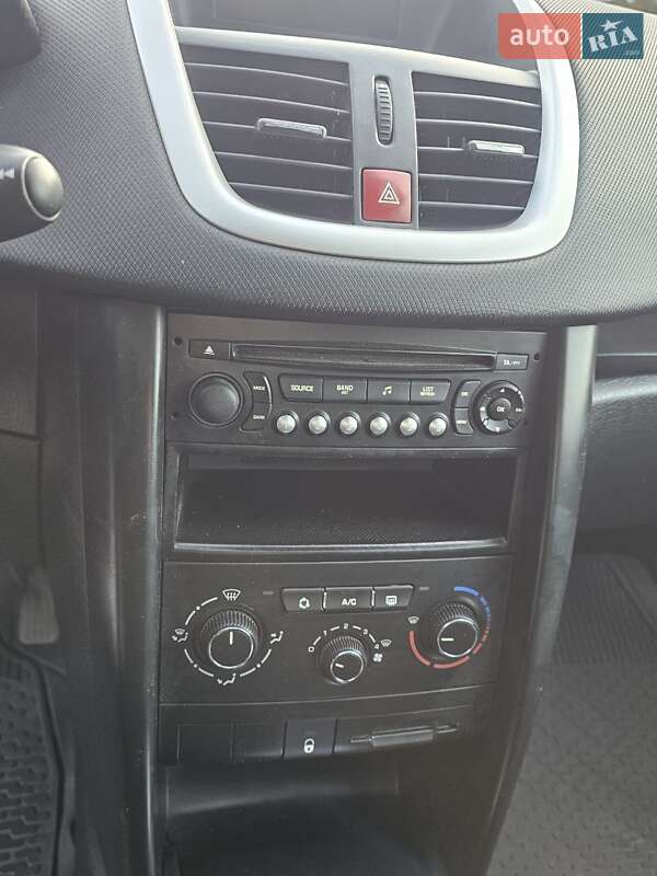 Хэтчбек Peugeot 207 2010 в Киеве фото 14 Хэтчбек Peugeot 207 2010 в Киеве